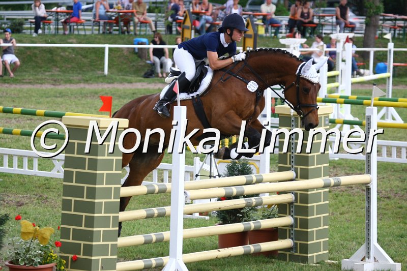 105M2577_Love Story_Spring_L.JPG